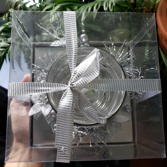 Christmas Candle Holder (Unopened in Box) - Picture 3 of 7